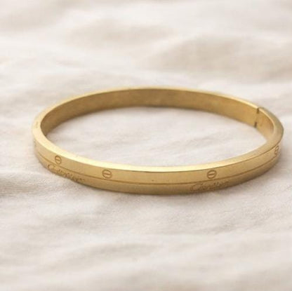 cartiear Engraved Bangle Bracelet