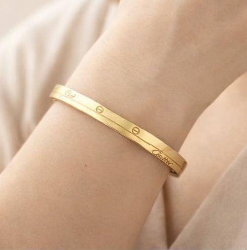 cartiear Engraved Bangle Bracelet