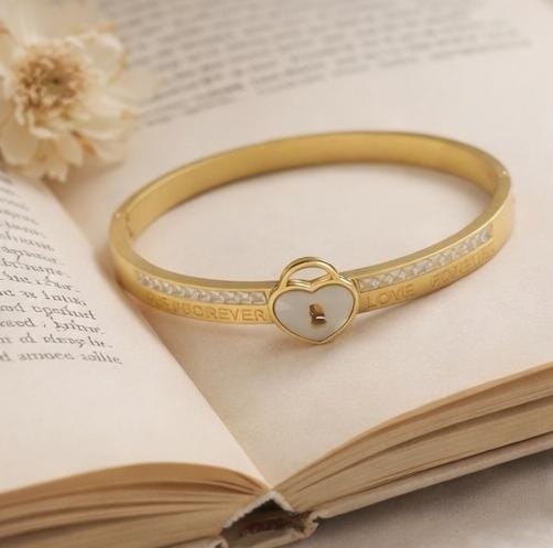 Heart Lock Detail Bangle Bracelet